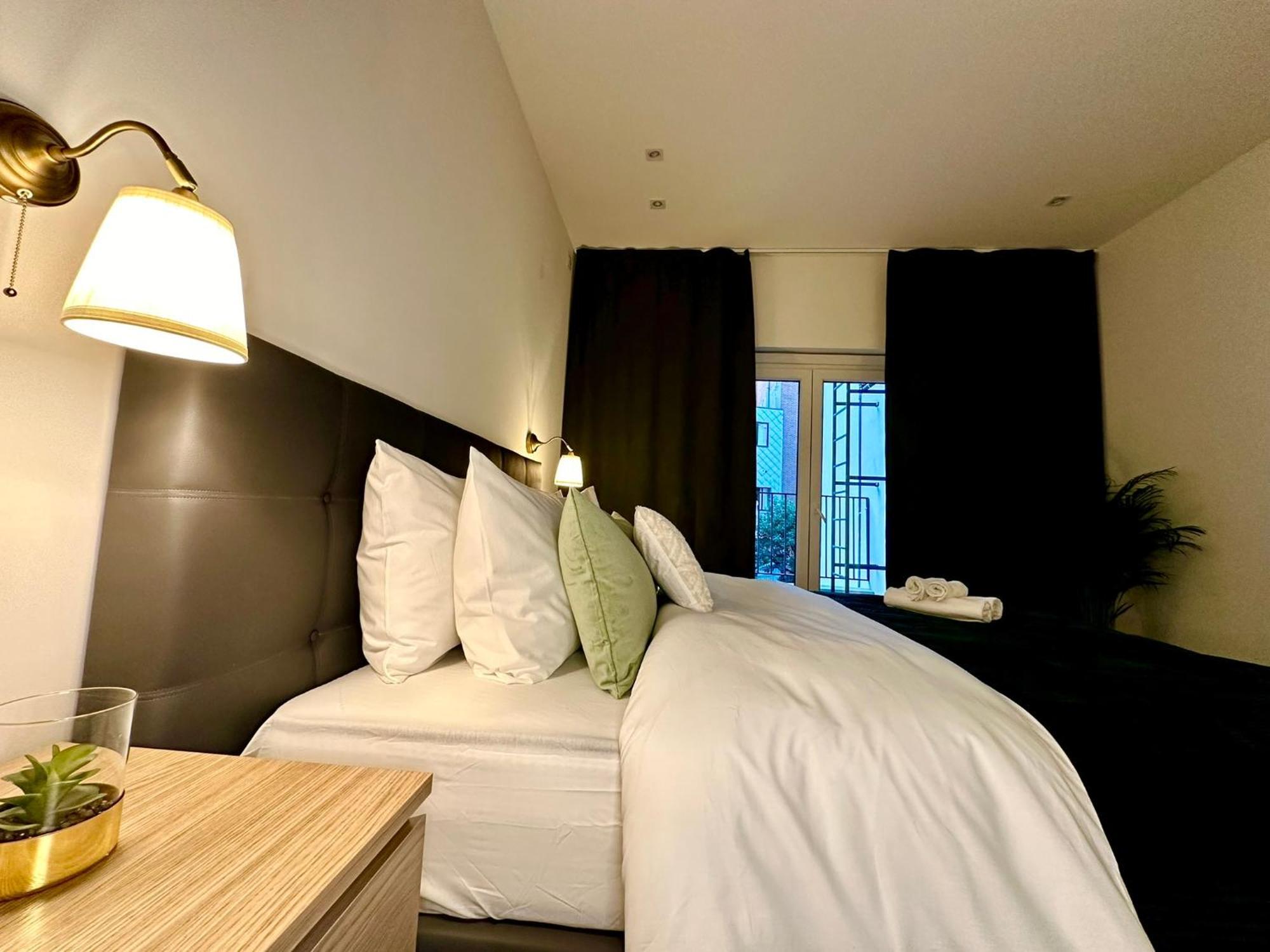 Luxury Suites Park By Rikas Hotels アントウェルペン エクステリア 写真