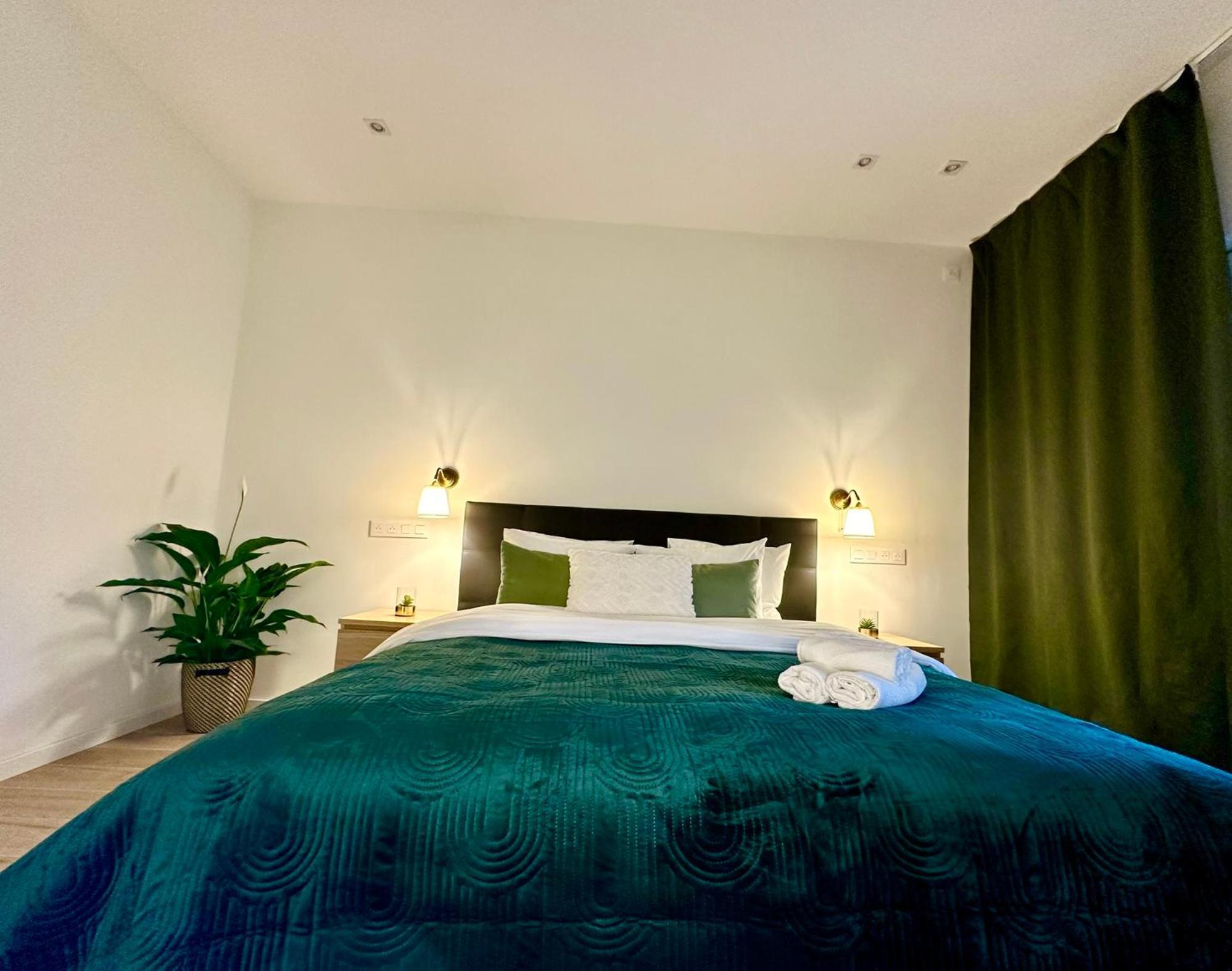 Luxury Suites Park By Rikas Hotels アントウェルペン エクステリア 写真