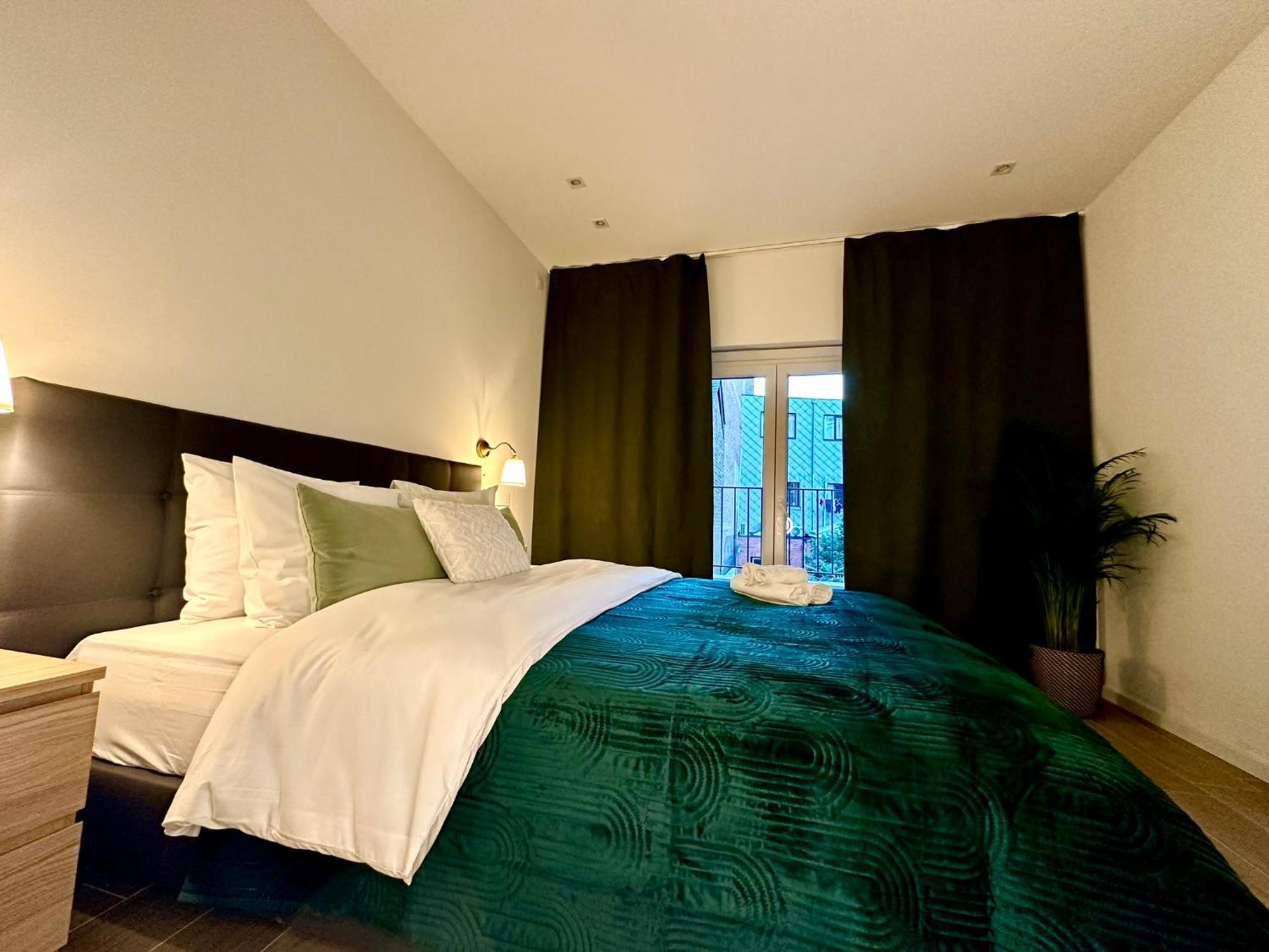 Luxury Suites Park By Rikas Hotels アントウェルペン エクステリア 写真