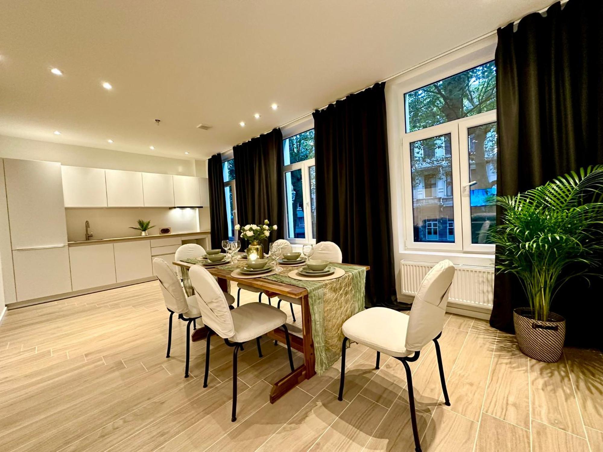 Luxury Suites Park By Rikas Hotels アントウェルペン エクステリア 写真