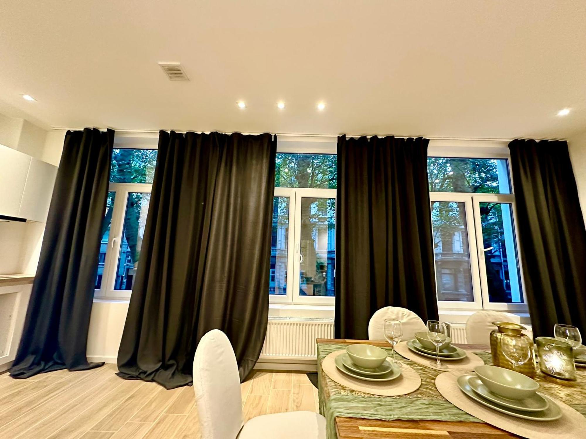 Luxury Suites Park By Rikas Hotels アントウェルペン エクステリア 写真