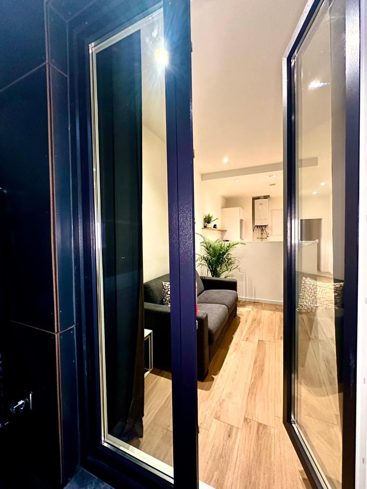 Luxury Suites Park By Rikas Hotels アントウェルペン エクステリア 写真